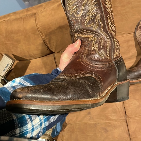 Ariat square toe boots - Picture 5 of 7